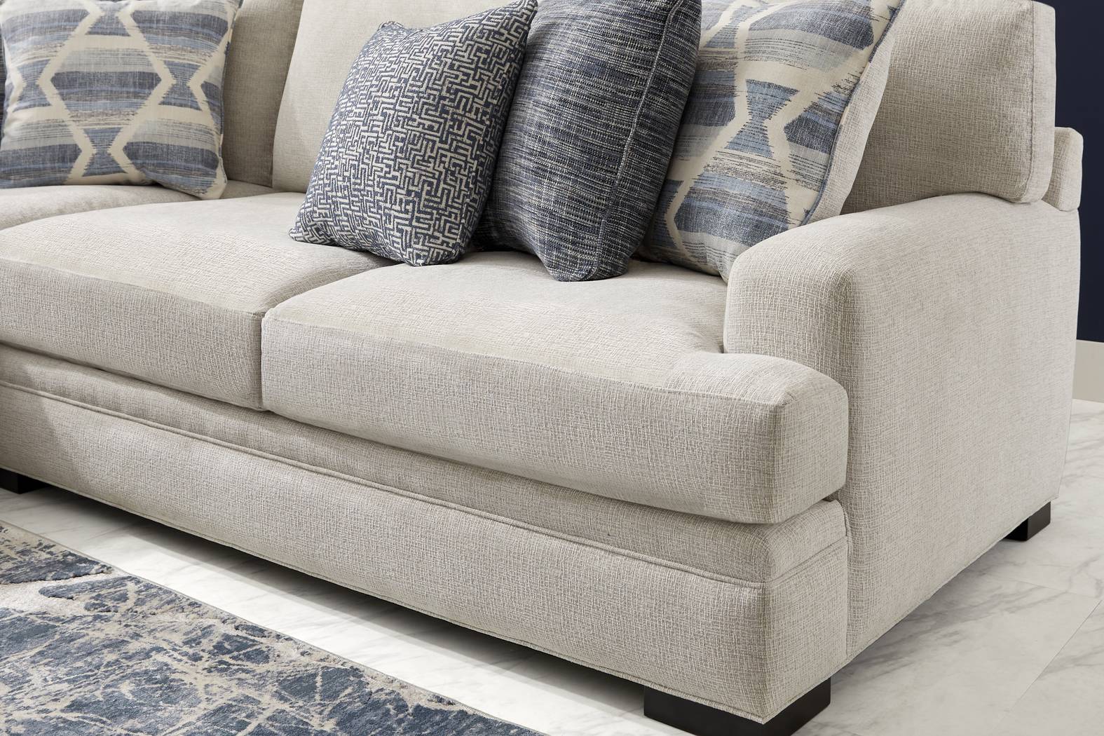 Bedford Park Ivory 4 Pc Sectional Living Room - Thumbnail - Image 4