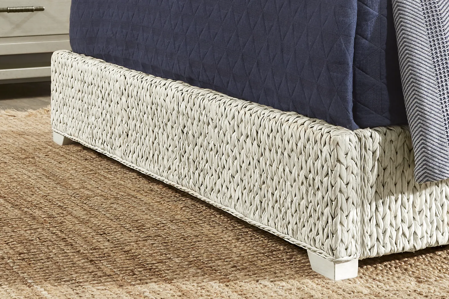 Golden Isles White 3 Pc King Woven Bed - Thumbnail - Image 4