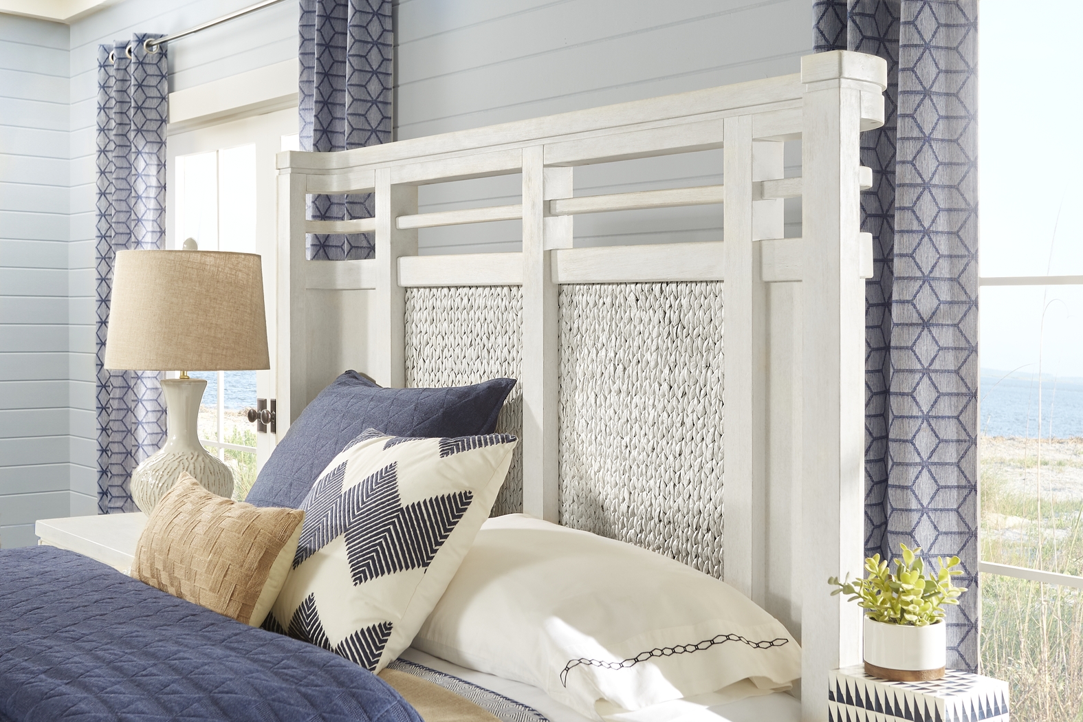 Golden Isles White 3 Pc Queen Panel Bed - Thumbnail - Image 2