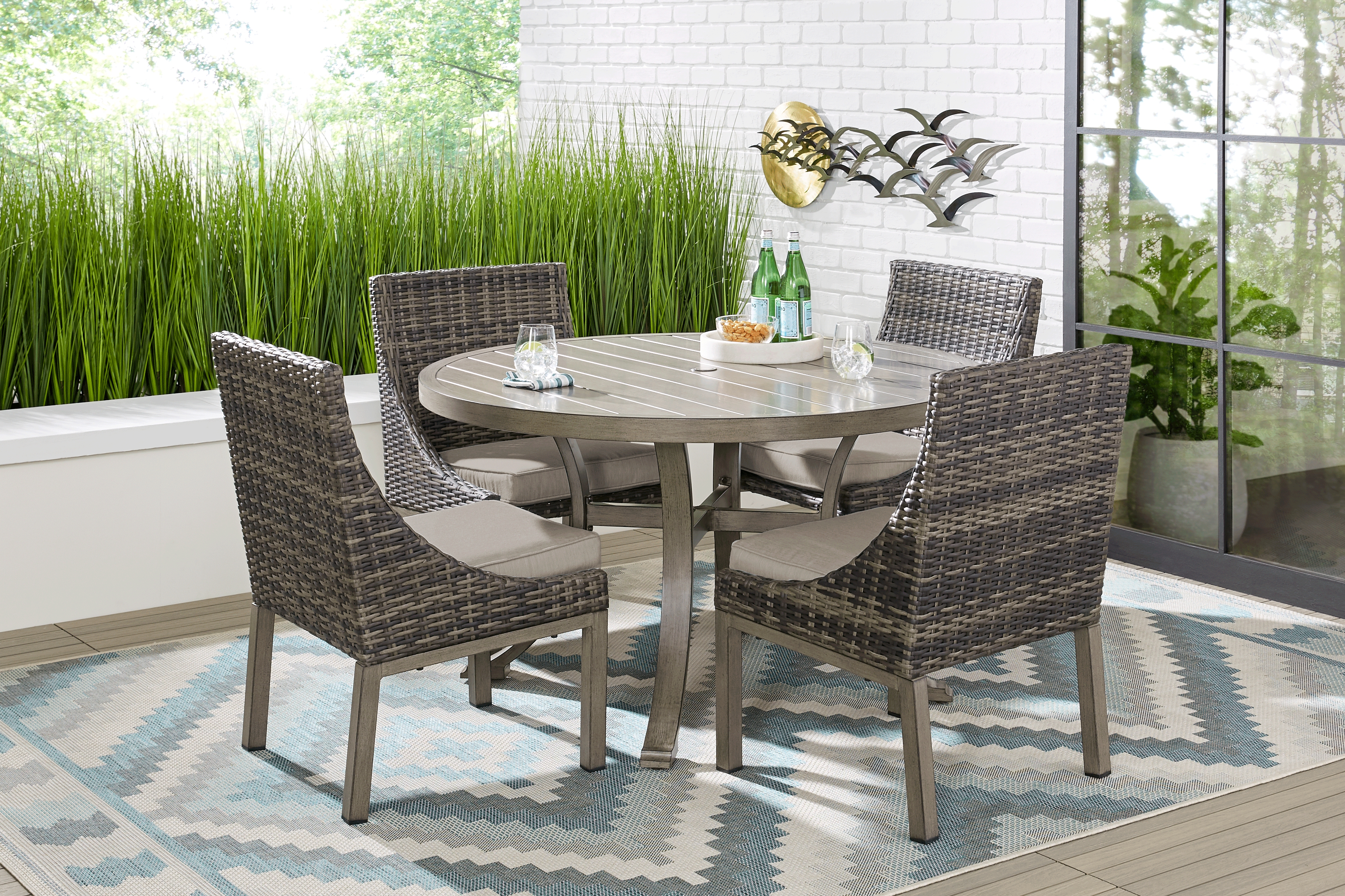 Montecello Gray 5 Pc 52 in. Round Outdoor Dining Set with Silver Cushions - Thumbnail - Image 1