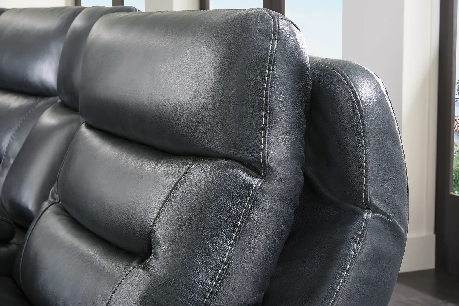 Regis Park Midnight Leather 7 Pc Dual Power Reclining Sectional - Image 6