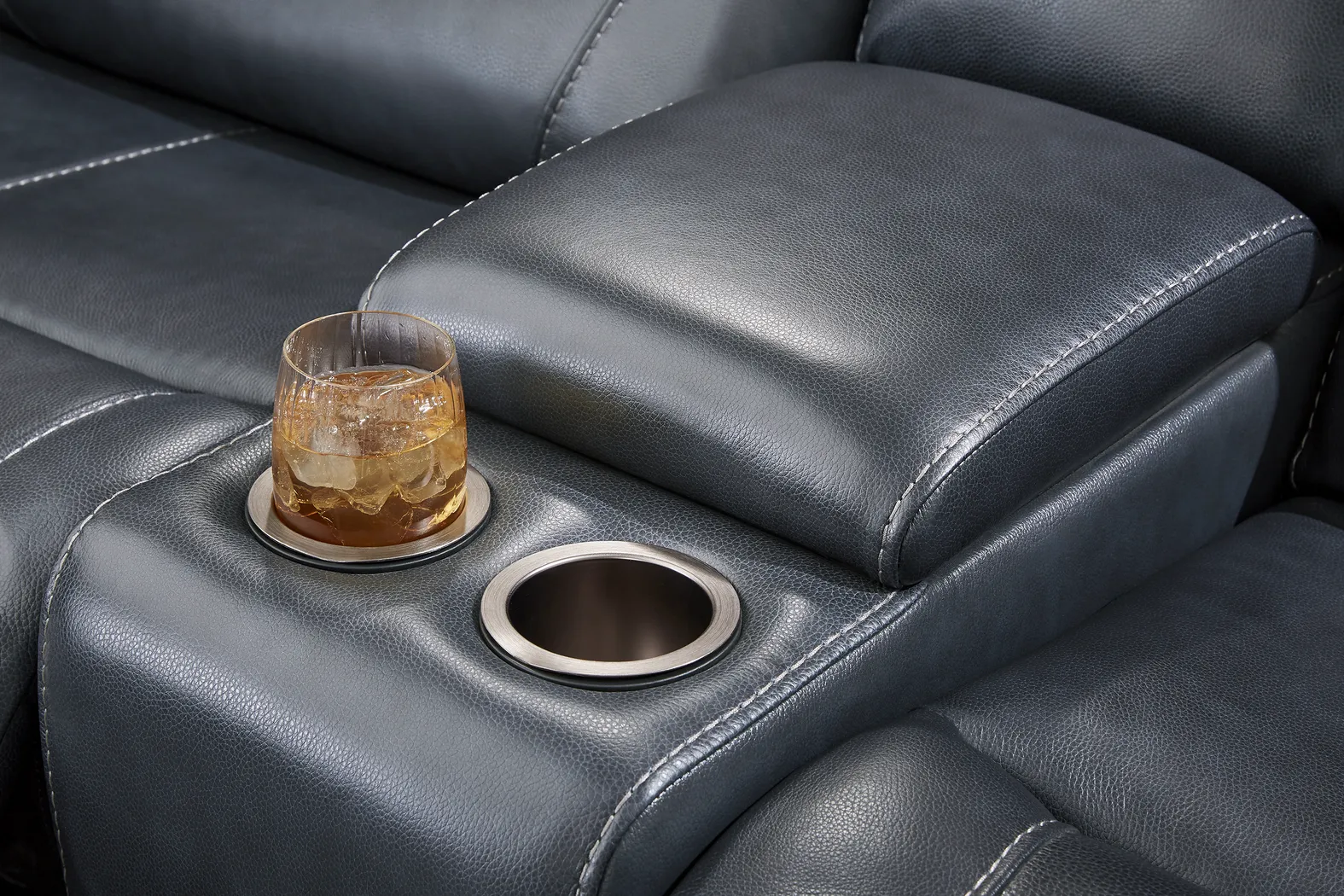 Regis Park Midnight Leather 7 Pc Dual Power Reclining Sectional - Image 8