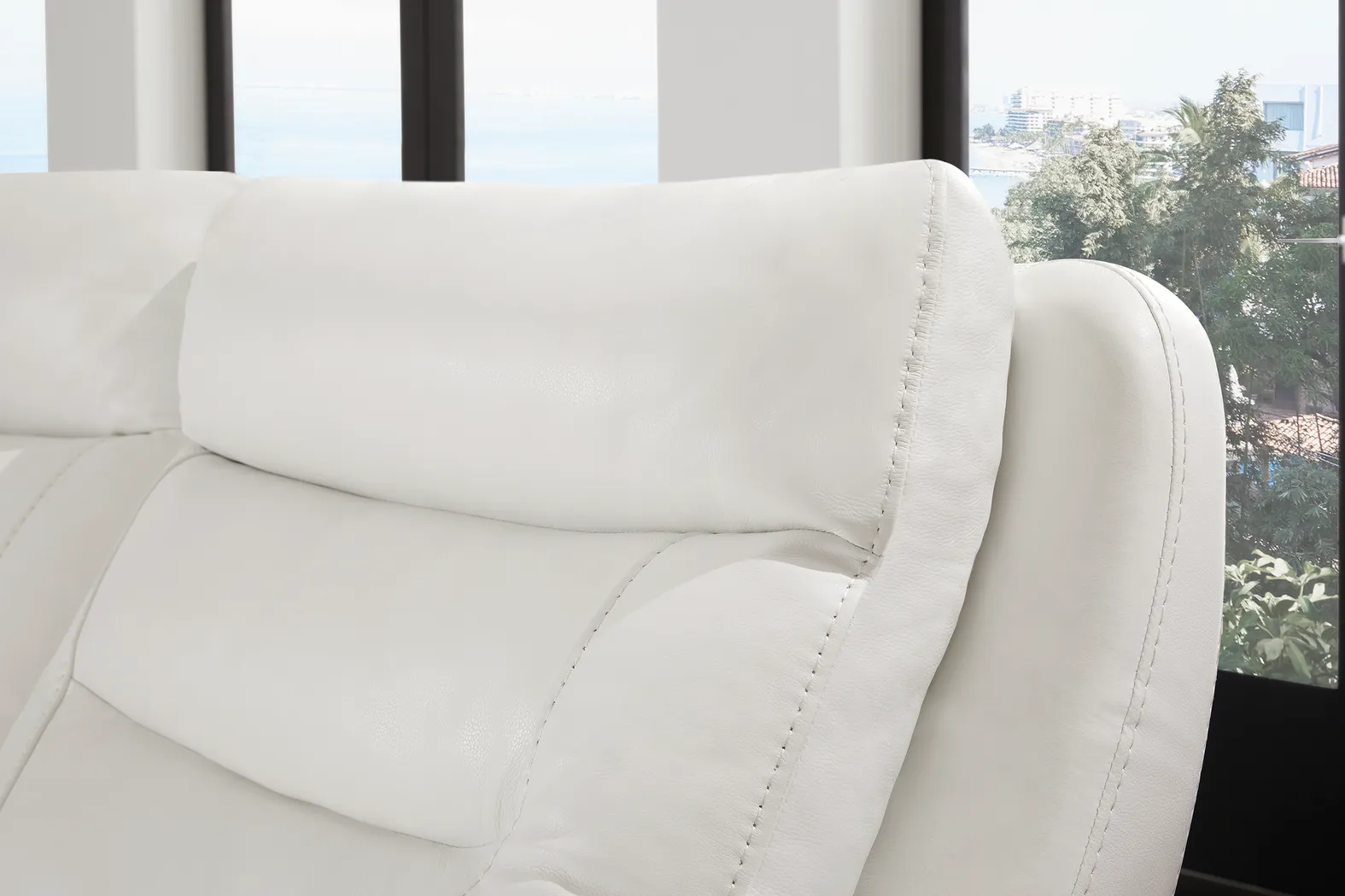 Regis Park White Leather 5 Pc Dual Power Reclining Sectional - Image 6