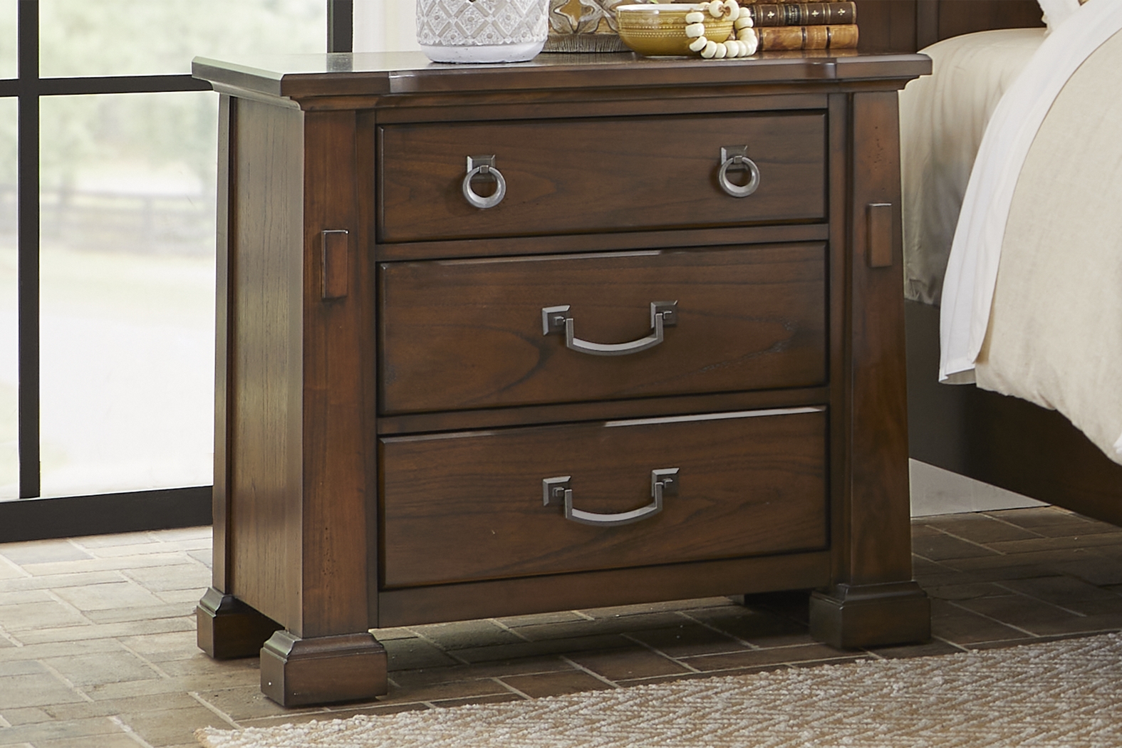 Clairfield Tobacco 5 Pc Queen Bedroom - Thumbnail - Image 9