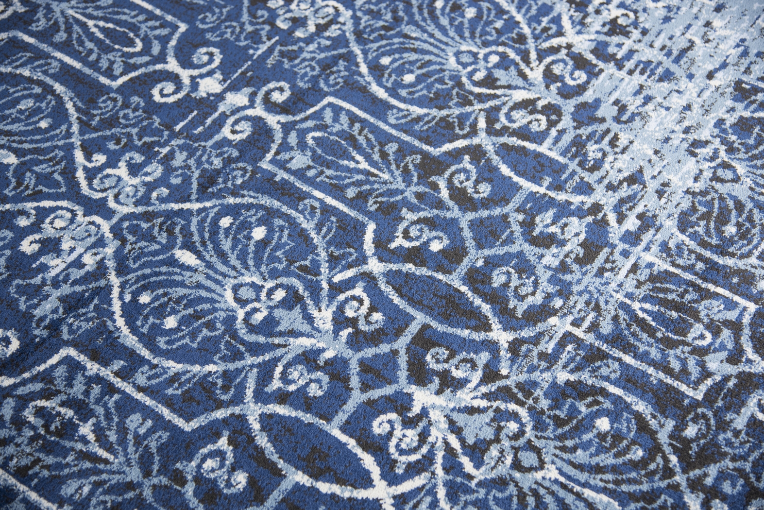 Clarae Blue 3' x 5'3 Rug - Thumbnail - Image 4