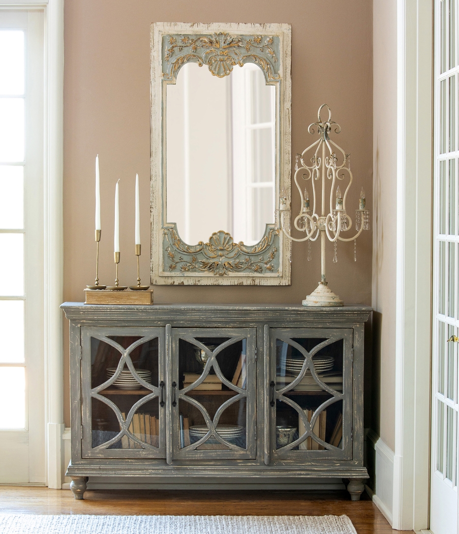 Clattam Gold Candle Holder, Set of 3 - Thumbnail - Image 5