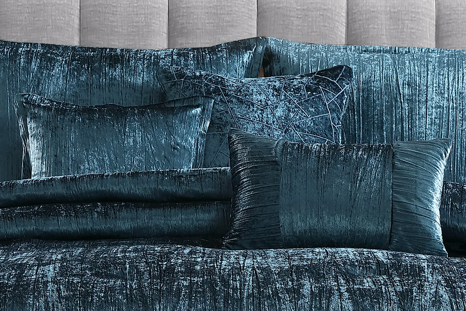 Cliffland Blue 7 Pc King Comforter Set - Thumbnail - Image 4