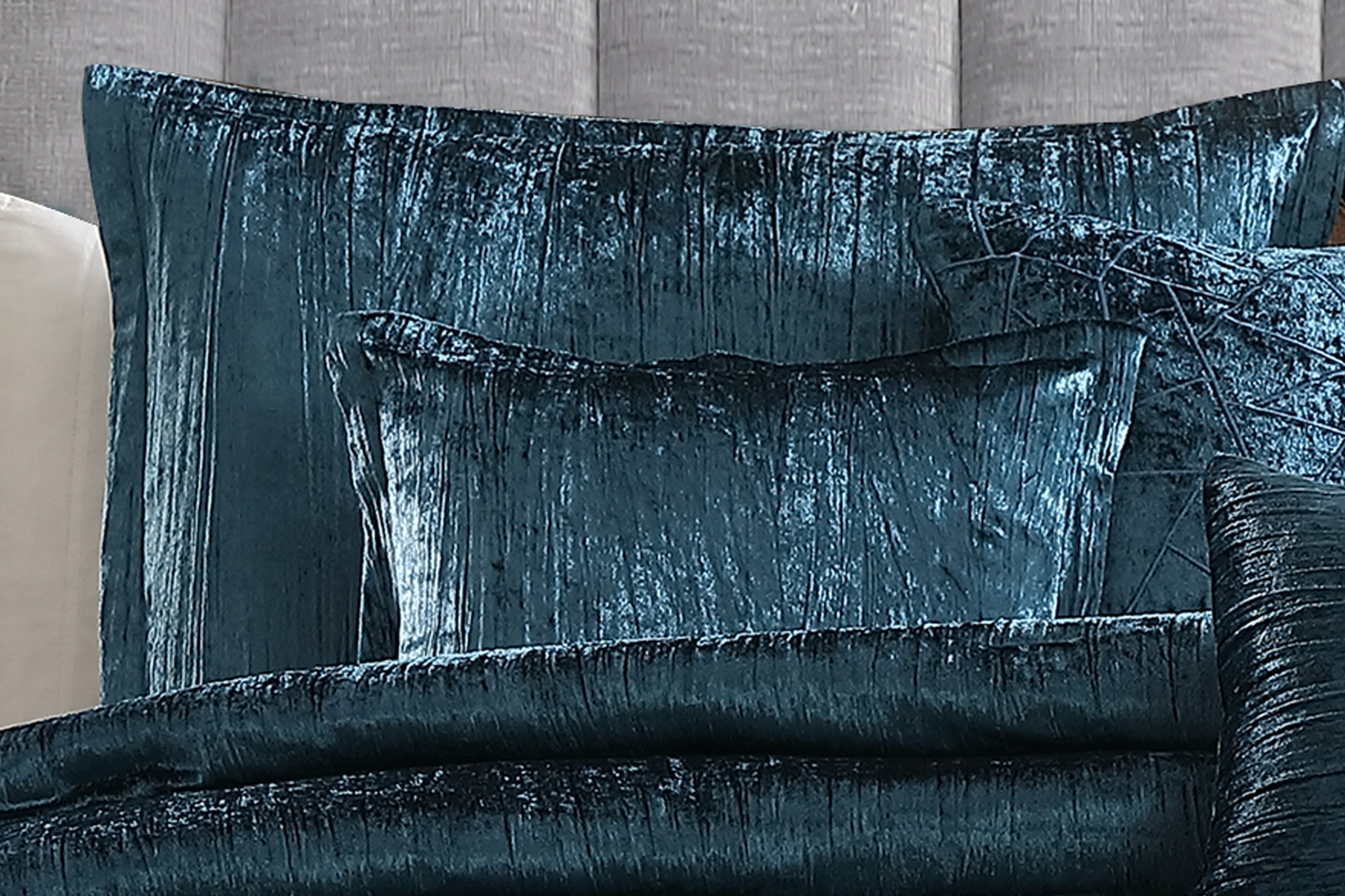 Cliffland Blue 7 Pc Queen Comforter Set - Thumbnail - Image 3