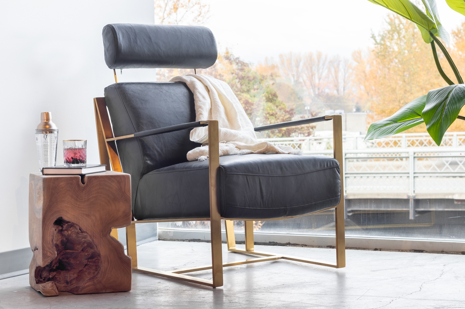 Cluny Black Leather Accent Chair - Thumbnail - Image 10