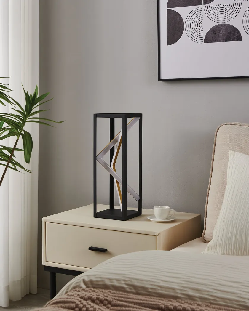 Cochrane Edge Black Lamp - Thumbnail - Image 2