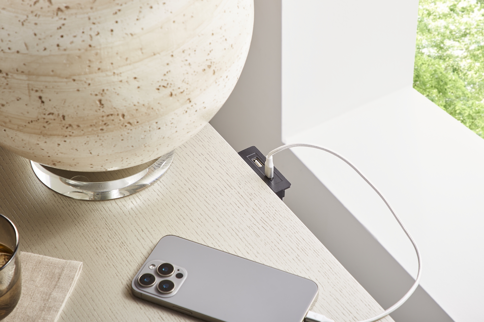 Colette Silver 7 Pc Queen Upholstered Bedroom - Thumbnail - Image 11