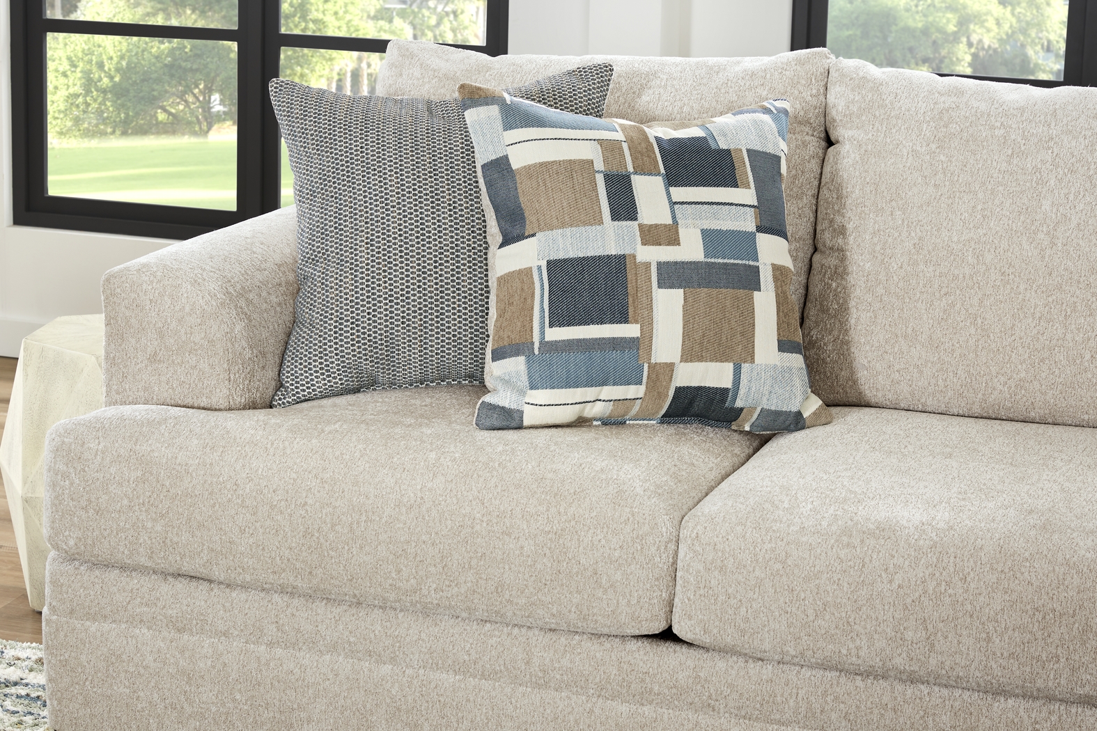 Copley Place Linen 2 Pc Sectional - Thumbnail - Image 4