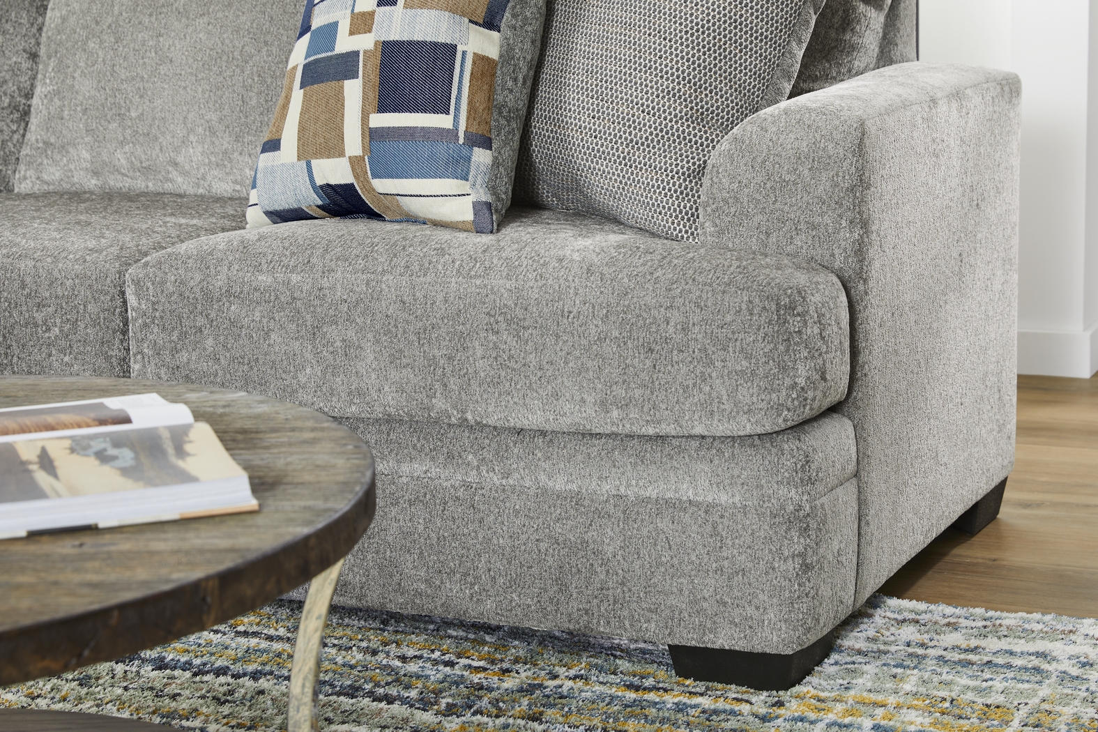 Copley Place Slate 6 Pc Sectional Living Room - Thumbnail - Image 5