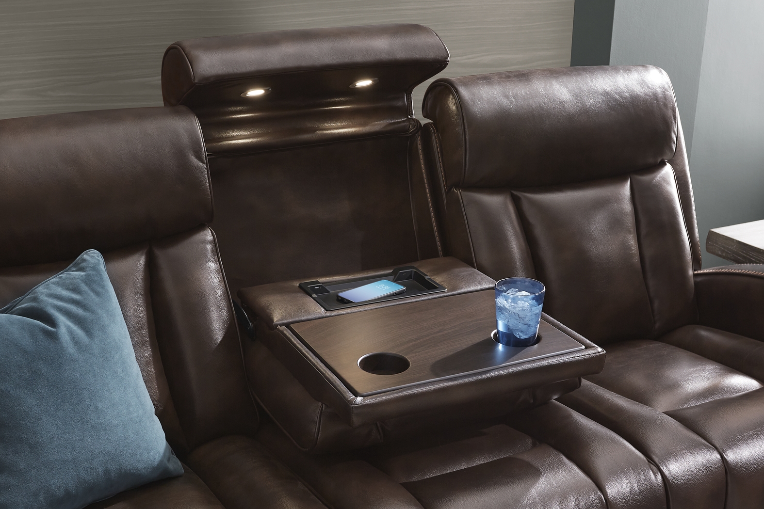 Copperfield Brown 5 Pc Living Room with Dual Power Reclining Sofa - Thumbnail - Image 6