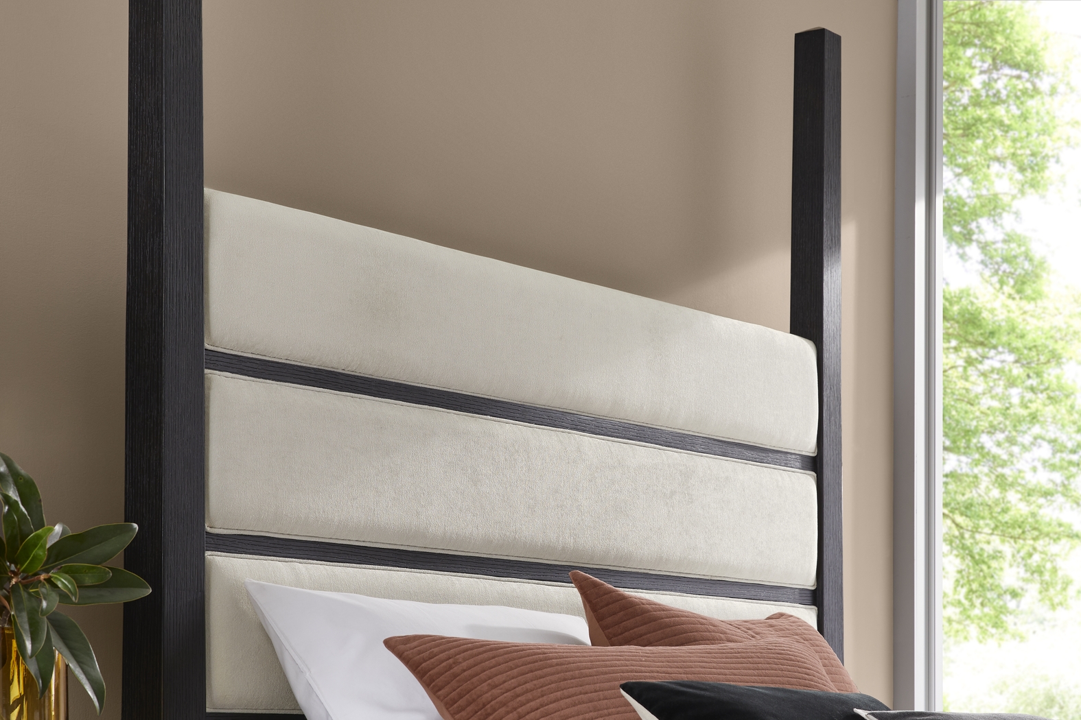 Copperline Black 3 Pc King Poster Bed - Thumbnail - Image 2