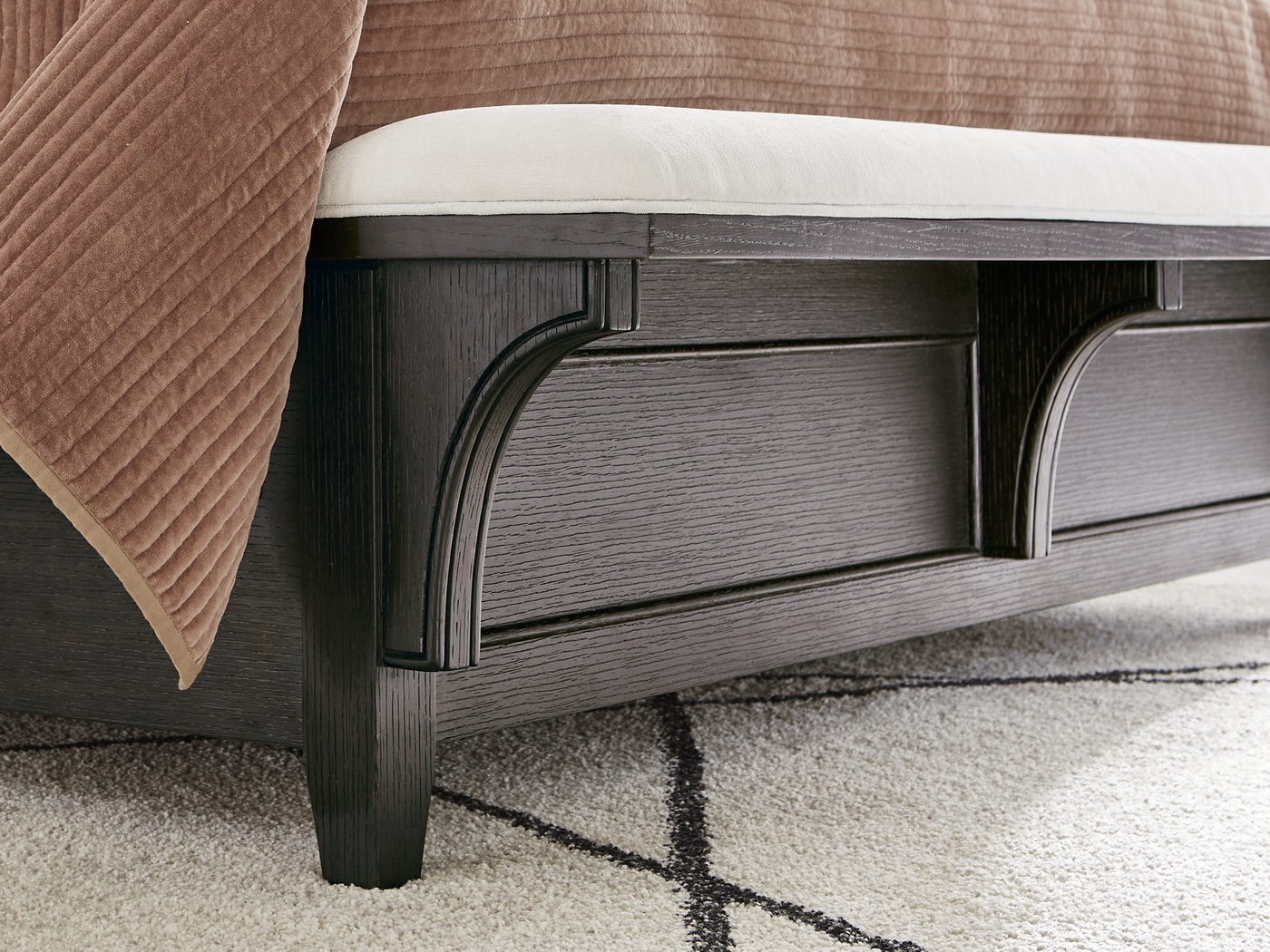 Copperline Black 5 Pc Queen Poster Bedroom with Bench - Thumbnail - Image 6