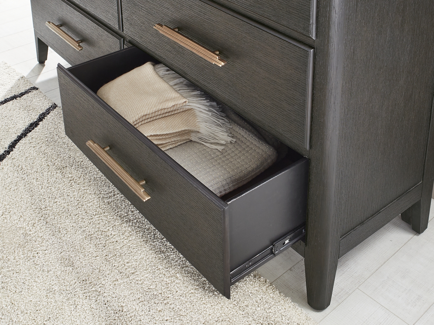 Copperline Black 5 Pc Queen Poster Bedroom - Thumbnail - Image 11