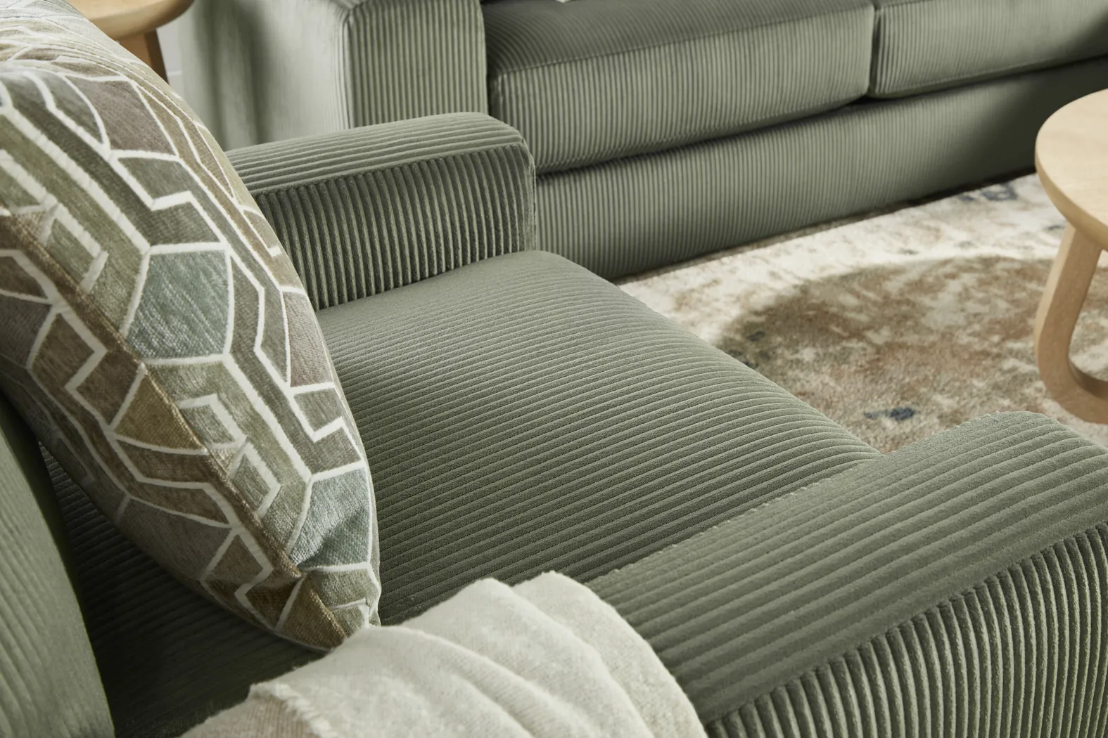 The Challenge Green Swivel Chair - Thumbnail - Image 3