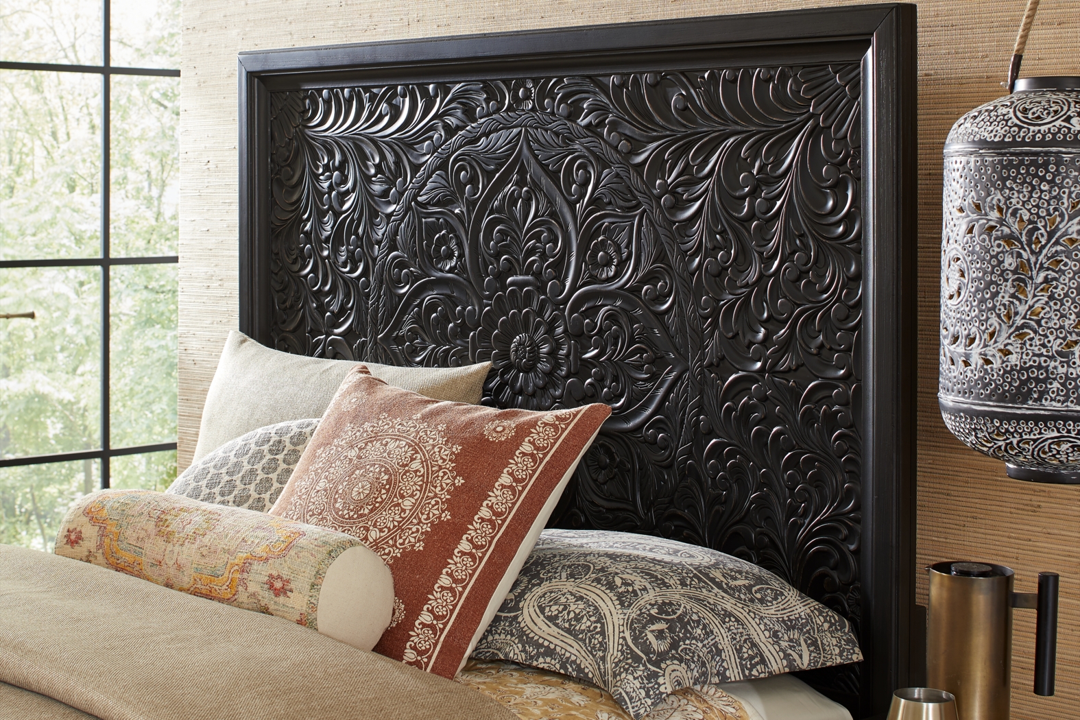 Cornelia Black 7 Pc Queen Panel Bedroom - Thumbnail - Image 3