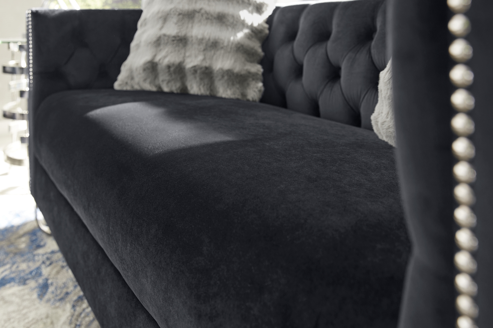 Corrella Black 7 Pc Living Room - Thumbnail - Image 7