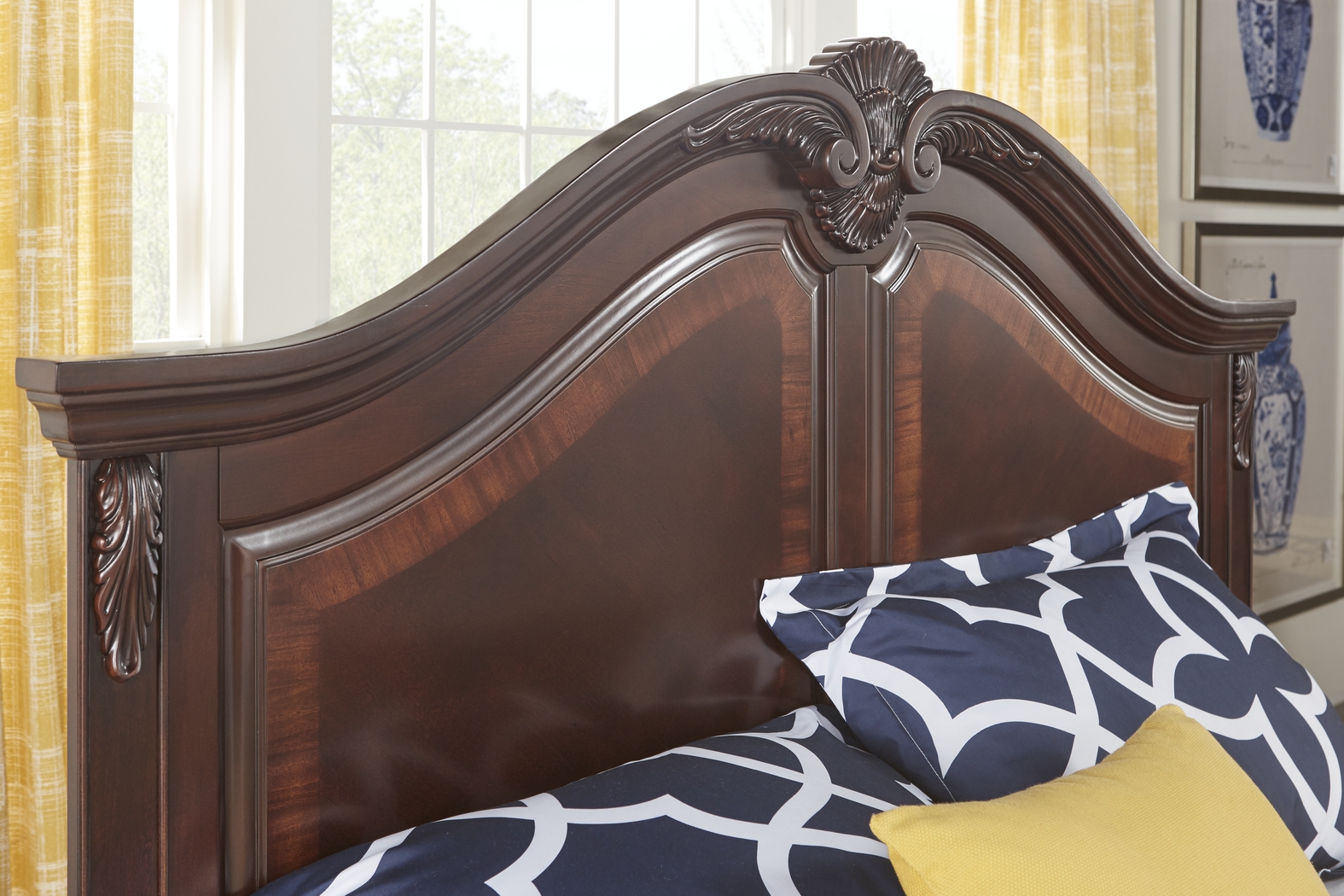 Cortinella Cherry 3 Pc Queen Panel Bed - Thumbnail - Image 4