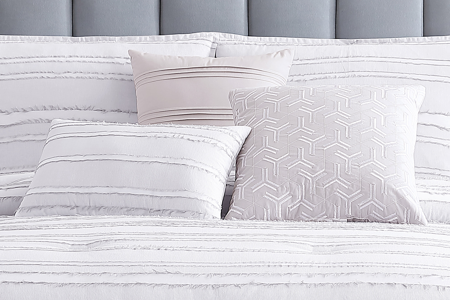 Cosgrave White Gray 6 Pc Queen Comforter Set - Thumbnail - Image 5