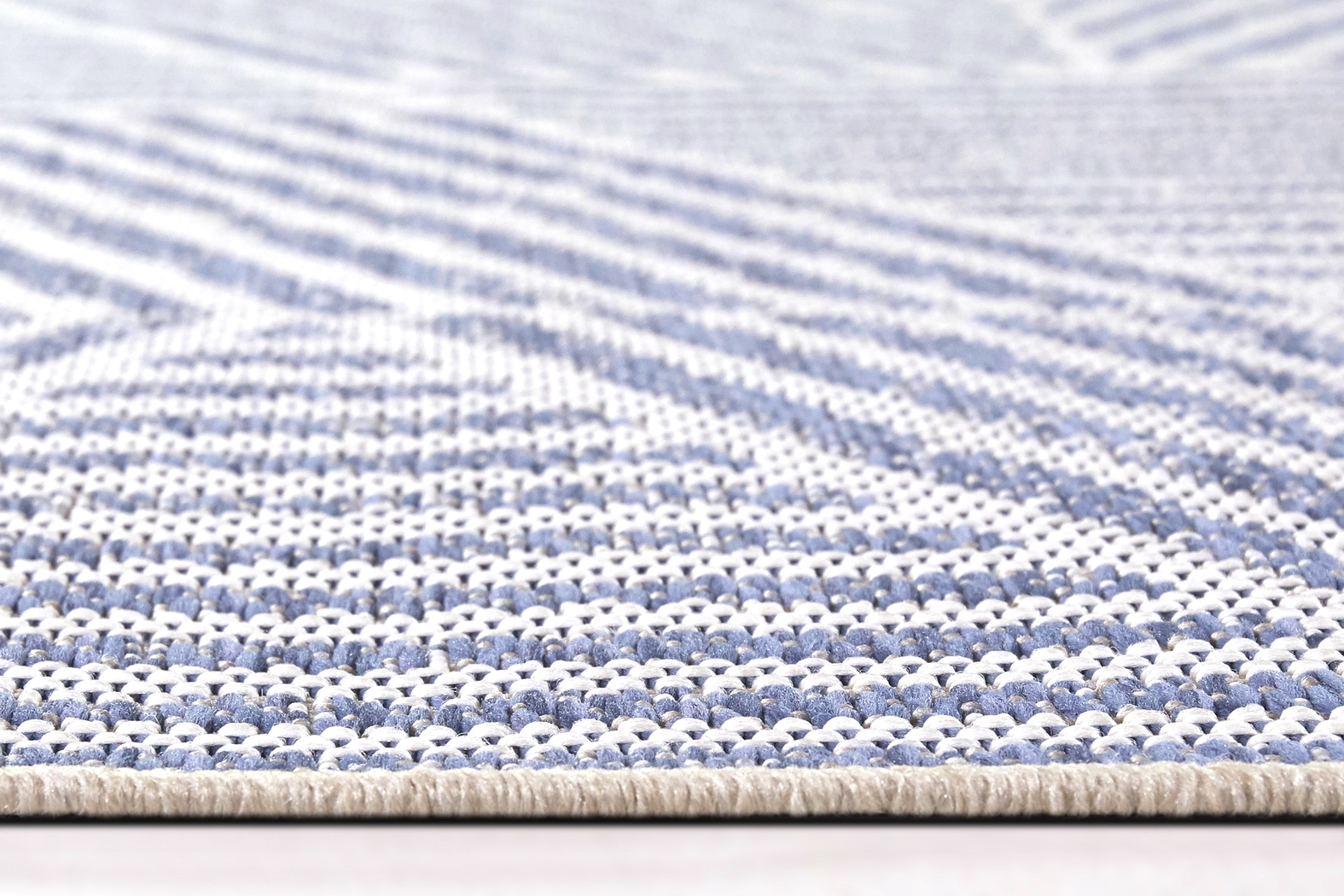 Cosgrove Chambray 5'3 x 7' Indoor/Outdoor Rug - Thumbnail - Image 5