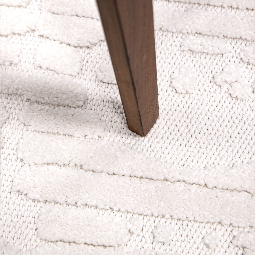 Counce White 5'3 x 7'6 Rug - Thumbnail - Image 4