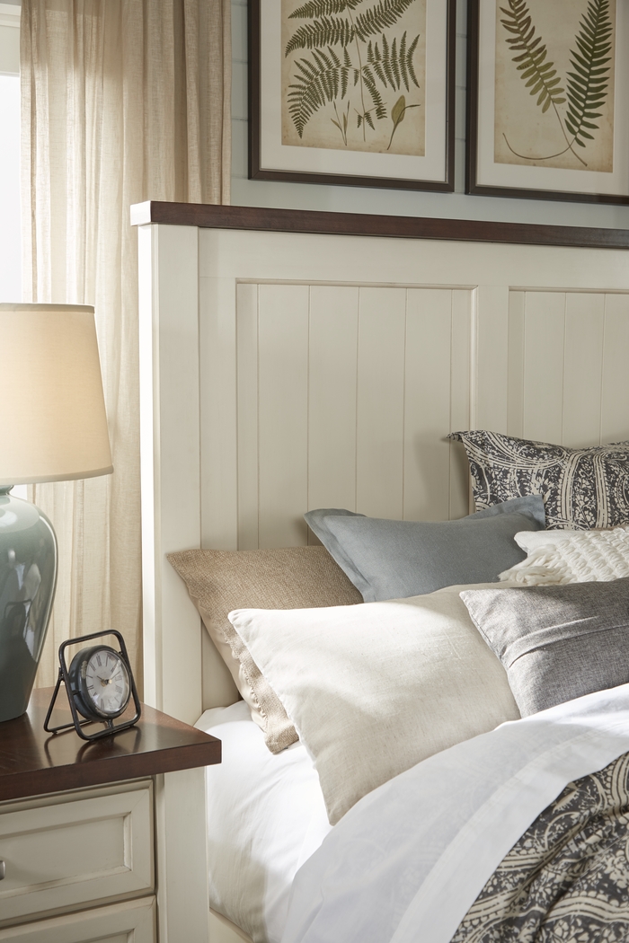 Country Grove White 5 Pc King Panel Bedroom - Thumbnail - Image 3