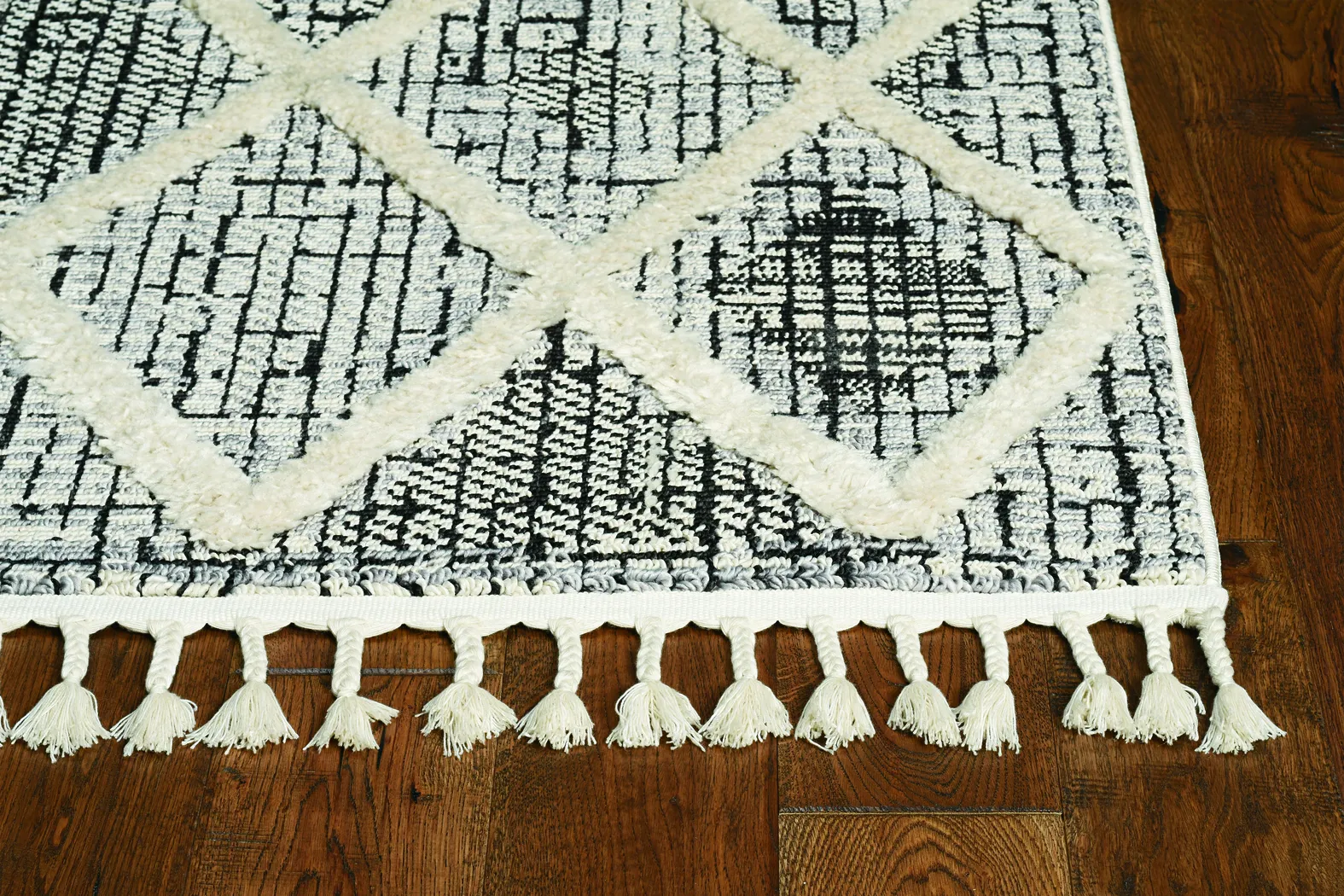 Covenmond Charcoal 5'3 x 7'7 Rug - Thumbnail - Image 3