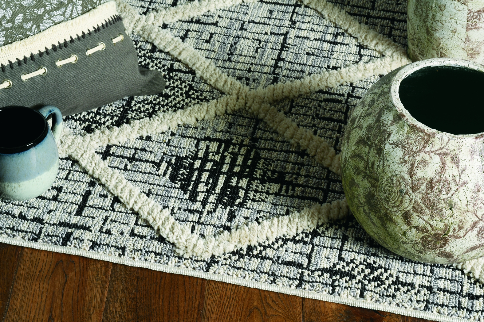 Covenmond Charcoal 7'10 x 10'10 Rug - Thumbnail - Image 2