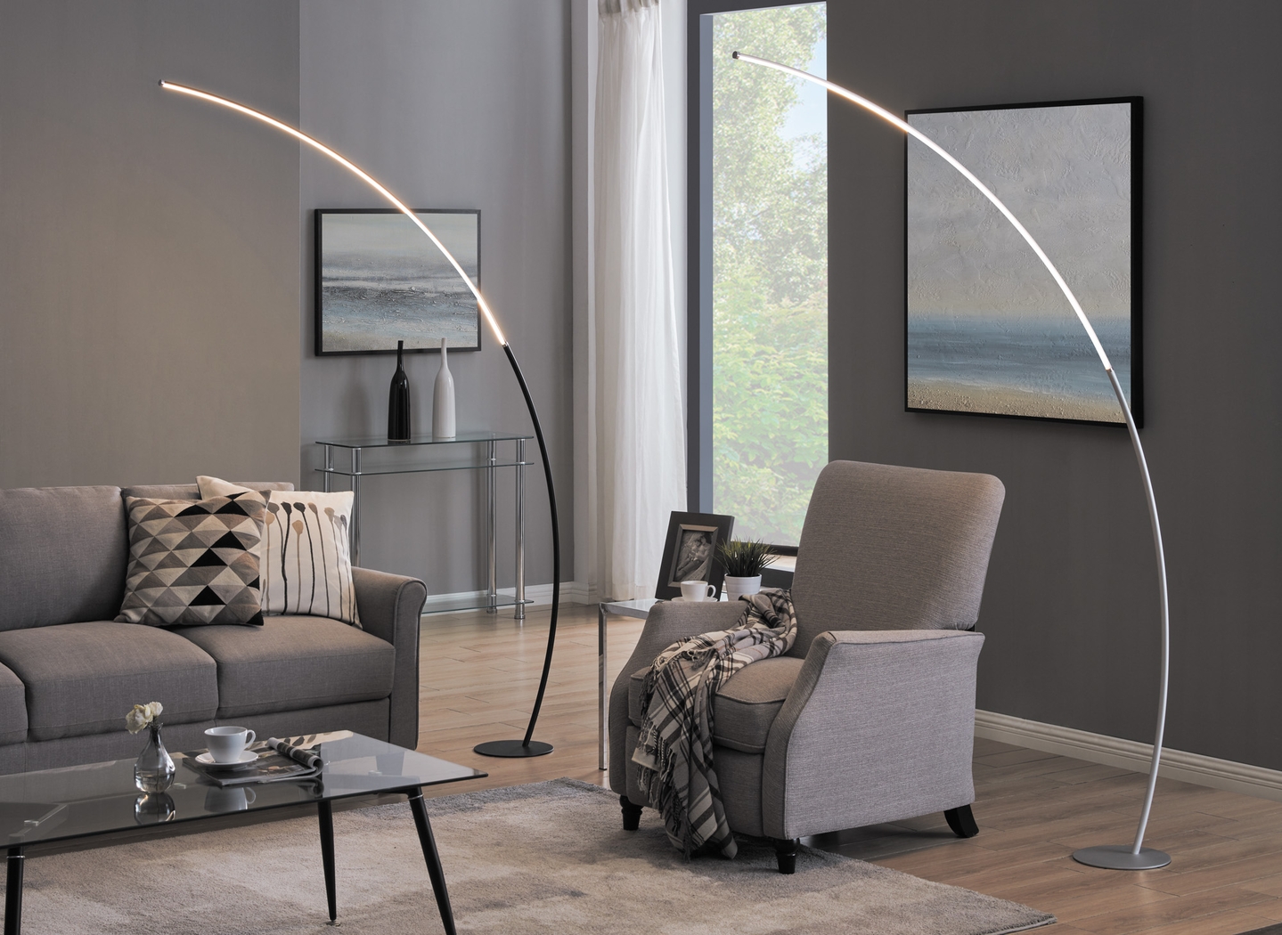 Crescentt Black Floor Lamp - Thumbnail - Image 4