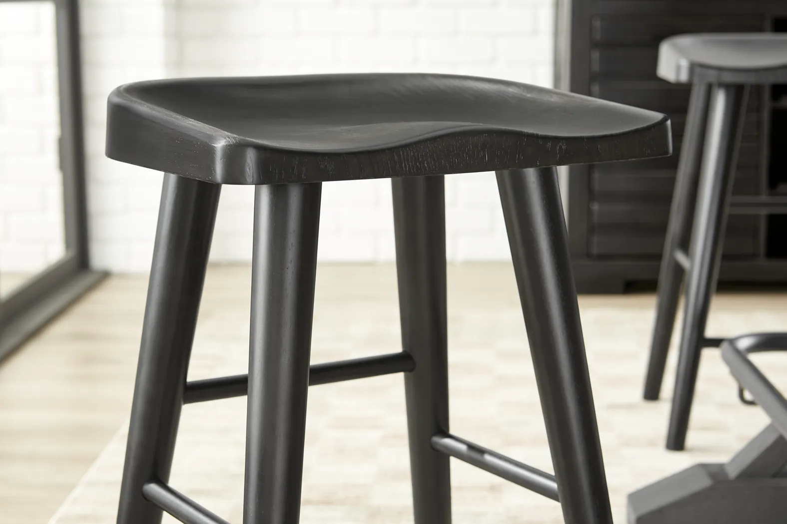 Creston Point Black 5 Pc Counter Height Dining Room with Tractor Stools - Thumbnail - Image 6