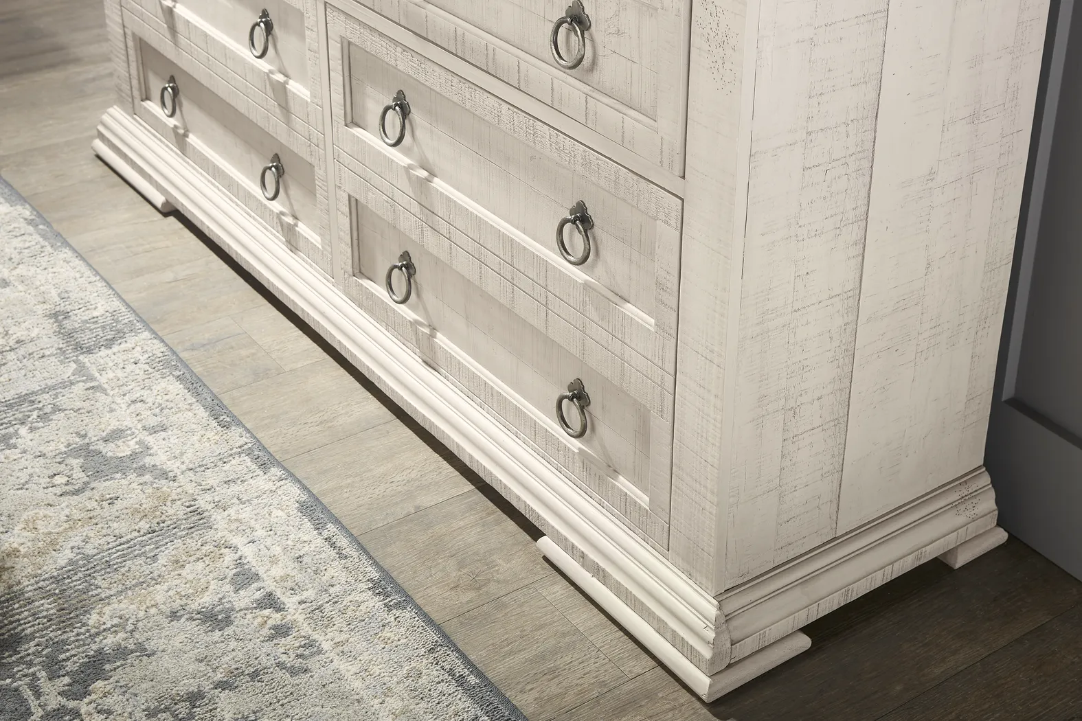 Crestwell Manor White Dresser - Thumbnail - Image 4