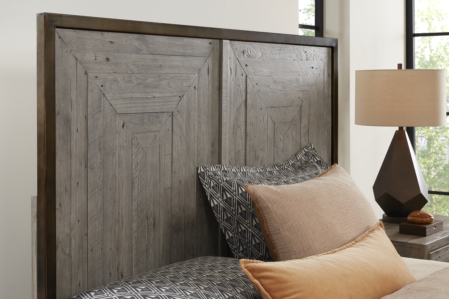 Crossgate Gray 7 Pc Queen Panel Bedroom - Thumbnail - Image 3