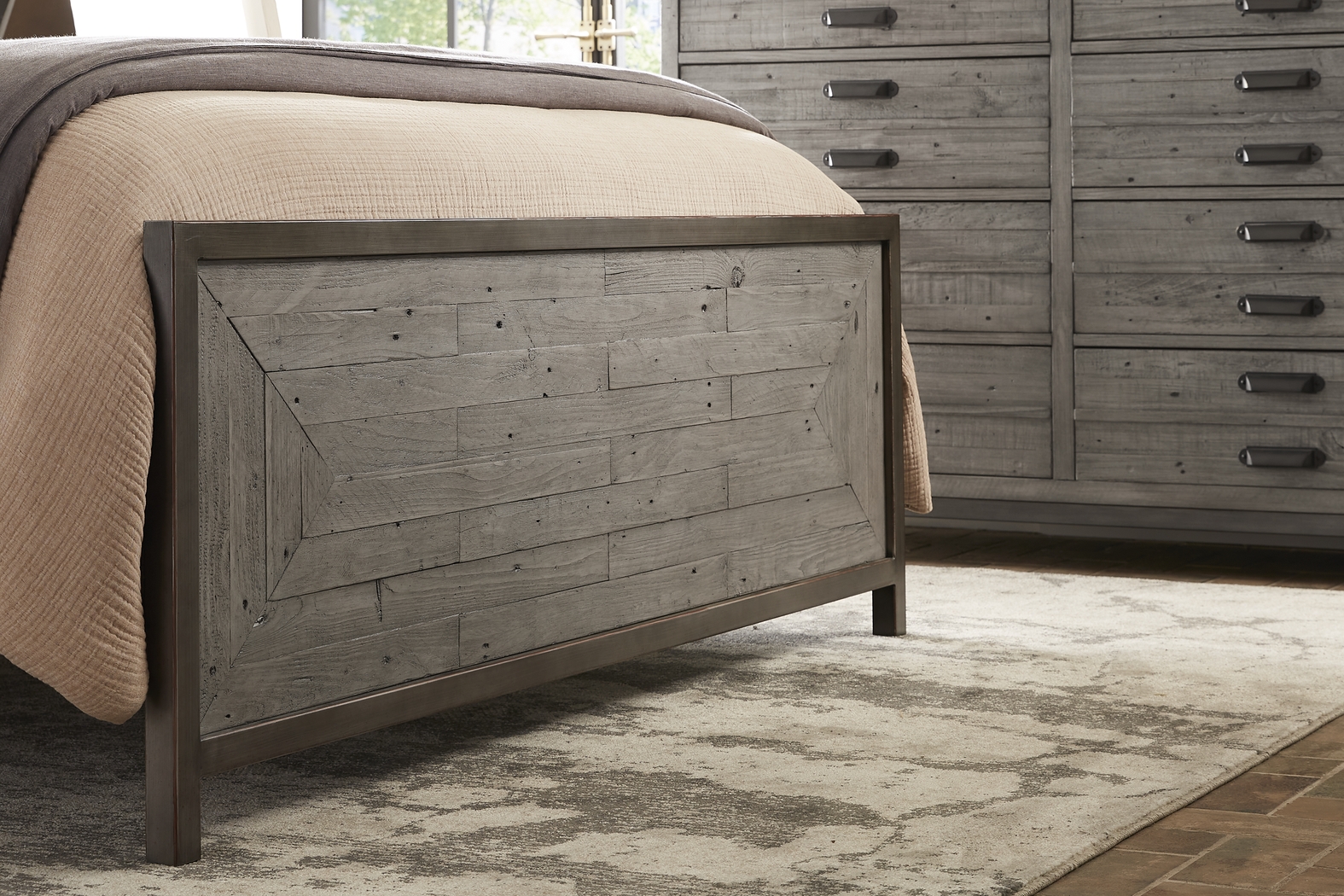 Crossgate Gray 7 Pc Queen Panel Bedroom - Thumbnail - Image 4