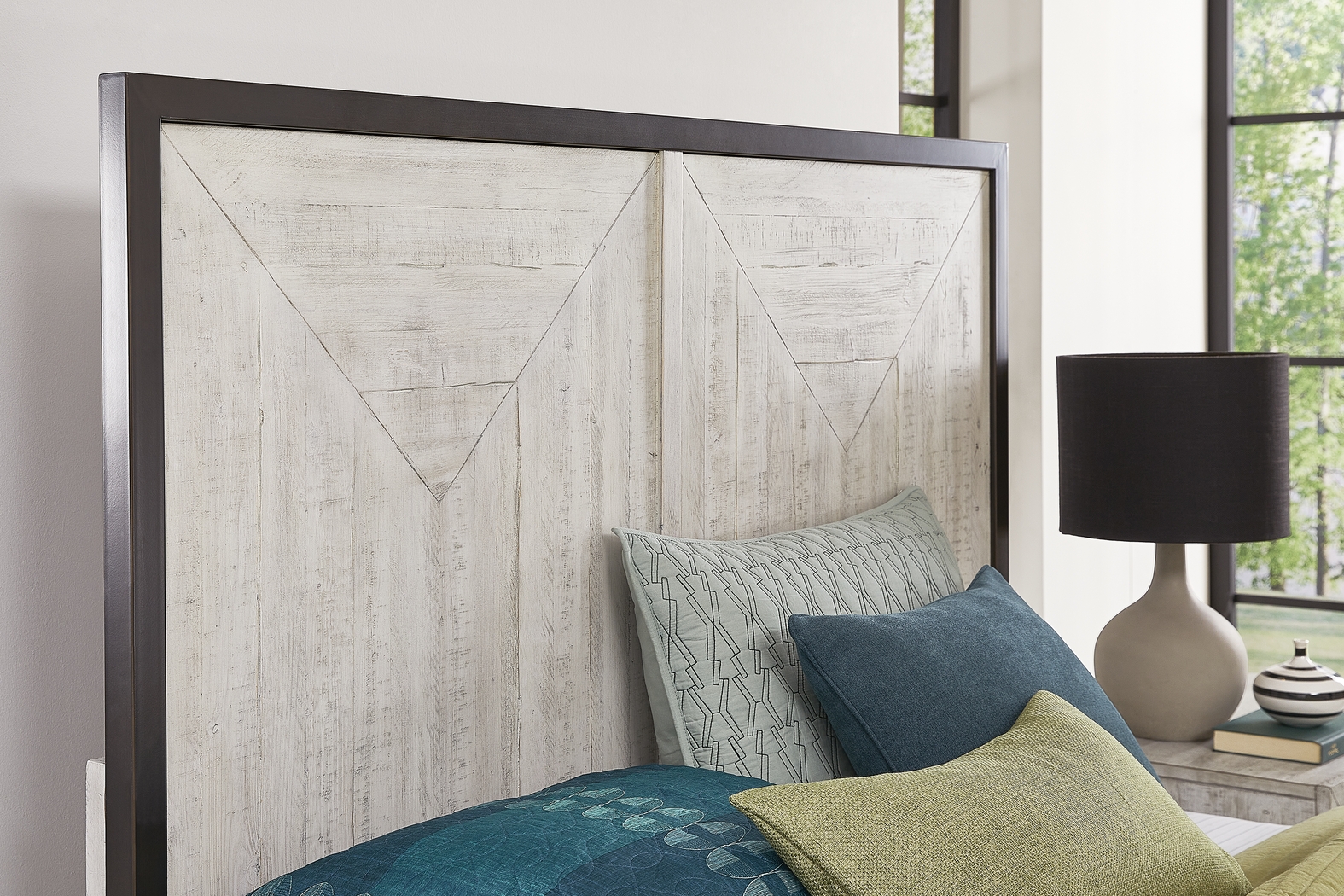 Crossgate White 7 Pc King Panel Bedroom - Thumbnail - Image 3