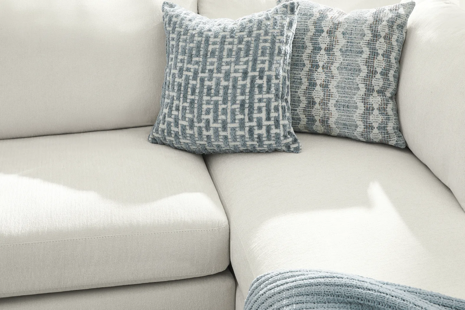 Cypress Street White 3 Pc Sectional Living Room - Thumbnail - Image 7