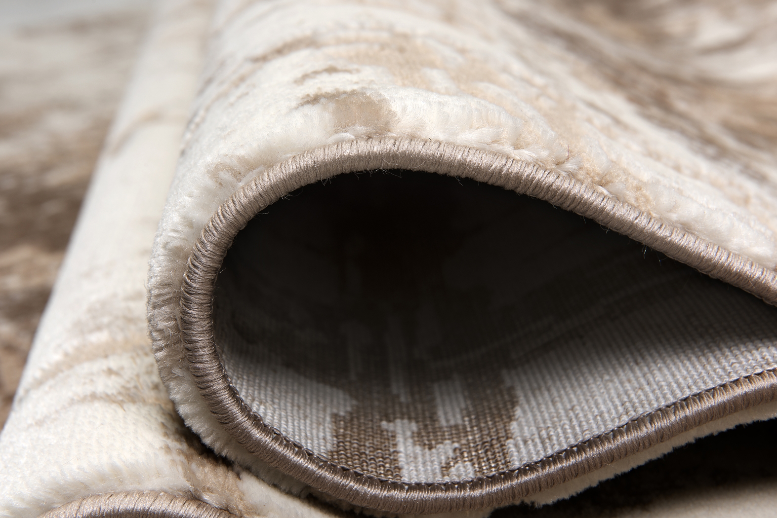 Dallis Cream 5' x 8' Rug - Thumbnail - Image 3