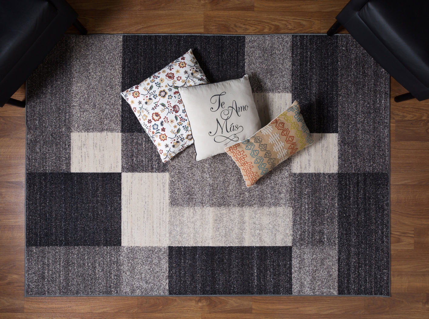 Damalis Gray 5'3 x 7'3 Rug - Thumbnail - Image 3