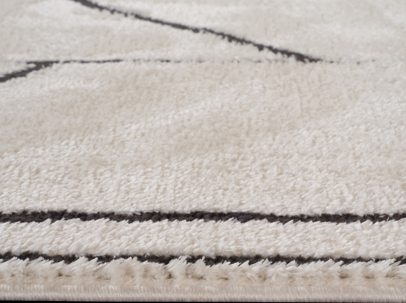 Damaray Black 2'6 x 10' Runner Rug - Thumbnail - Image 2