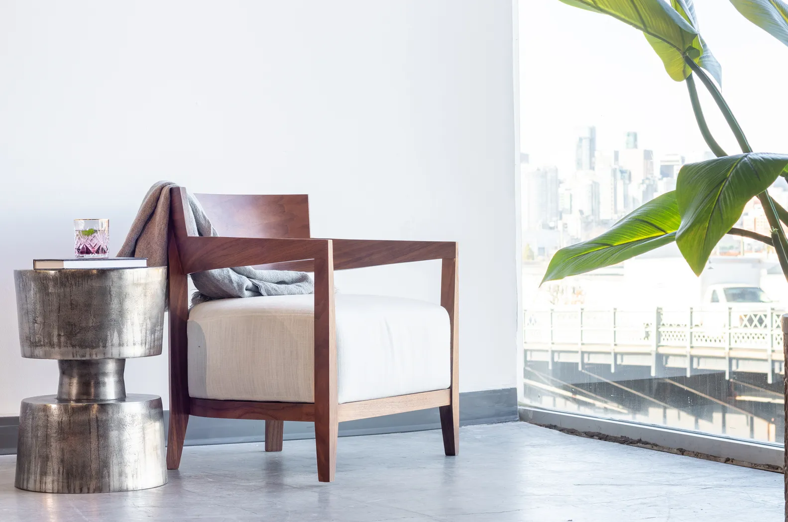 Dampier Cream Accent Chair - Thumbnail - Image 7