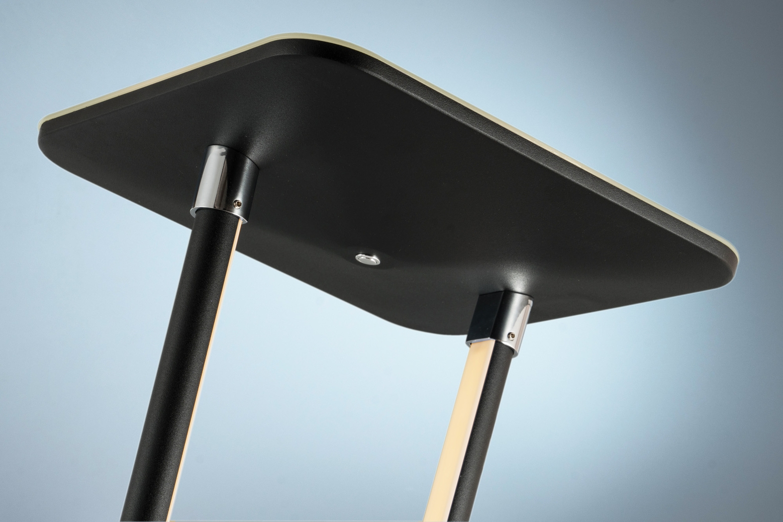 Dana Court Black Floor Lamp - Thumbnail - Image 3