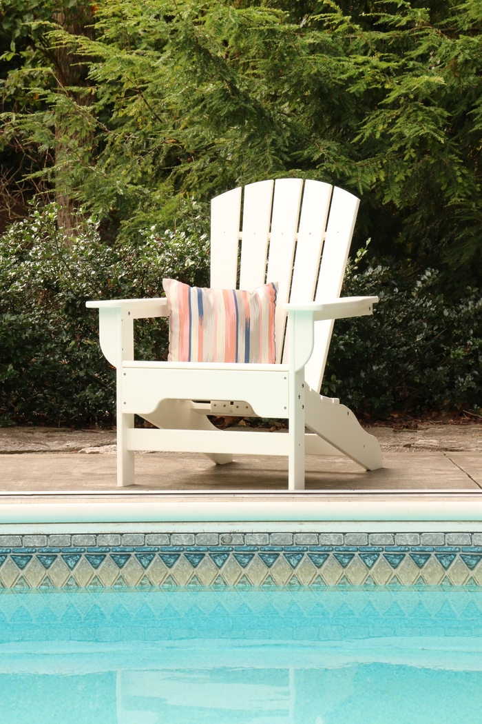 Danverton Traditional White Outdoor Adirondack Chair - Thumbnail - Image 3