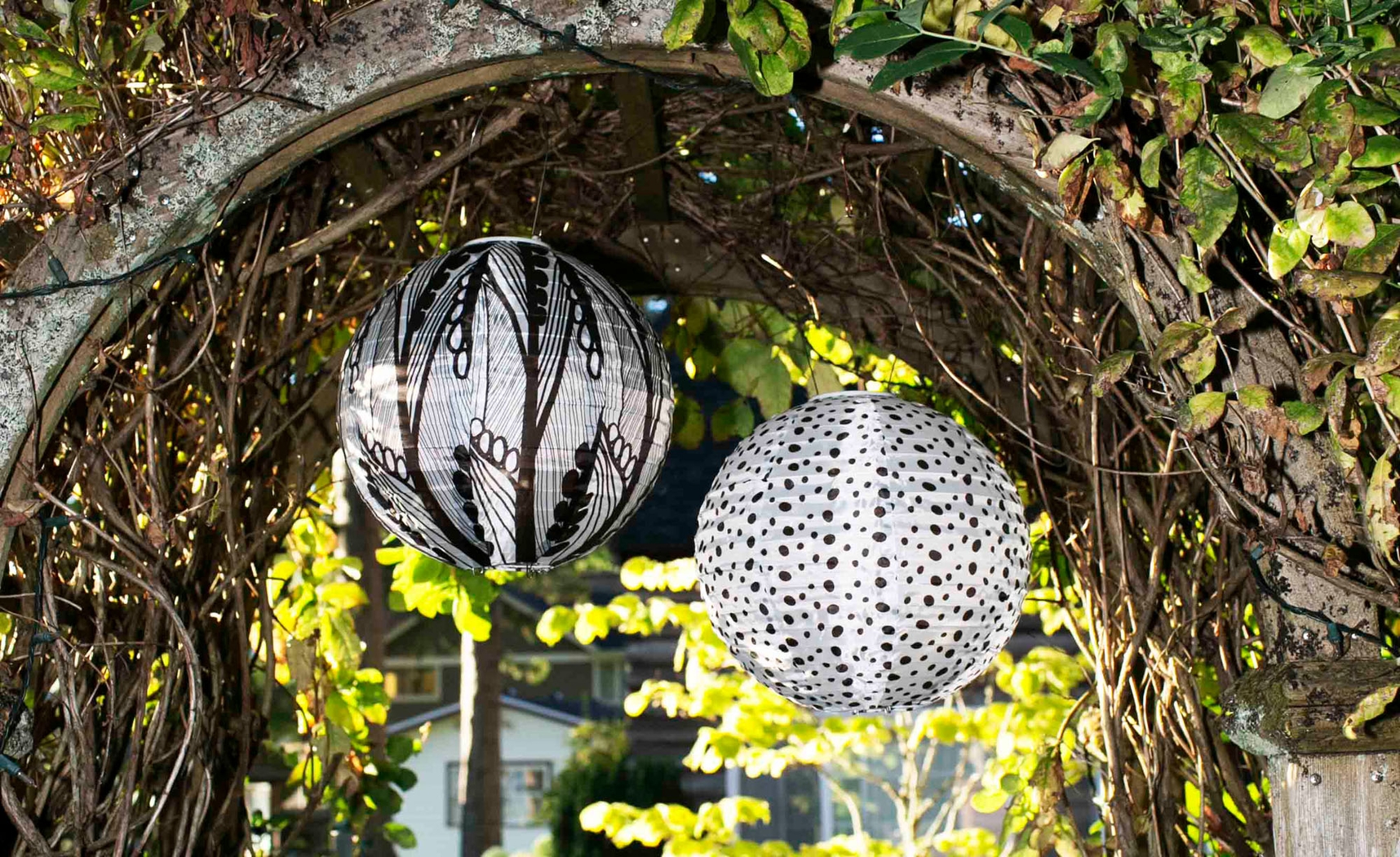 Dapplelene White Outdoor Solar Lantern - Thumbnail - Image 2