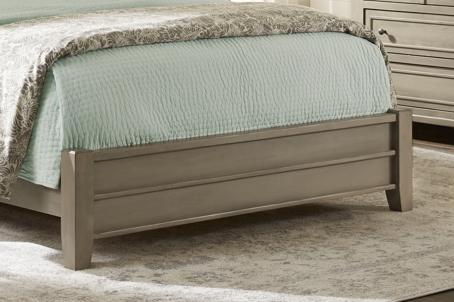 Darby Brook Light Gray 7 Pc Queen Bedroom - Thumbnail - Image 4