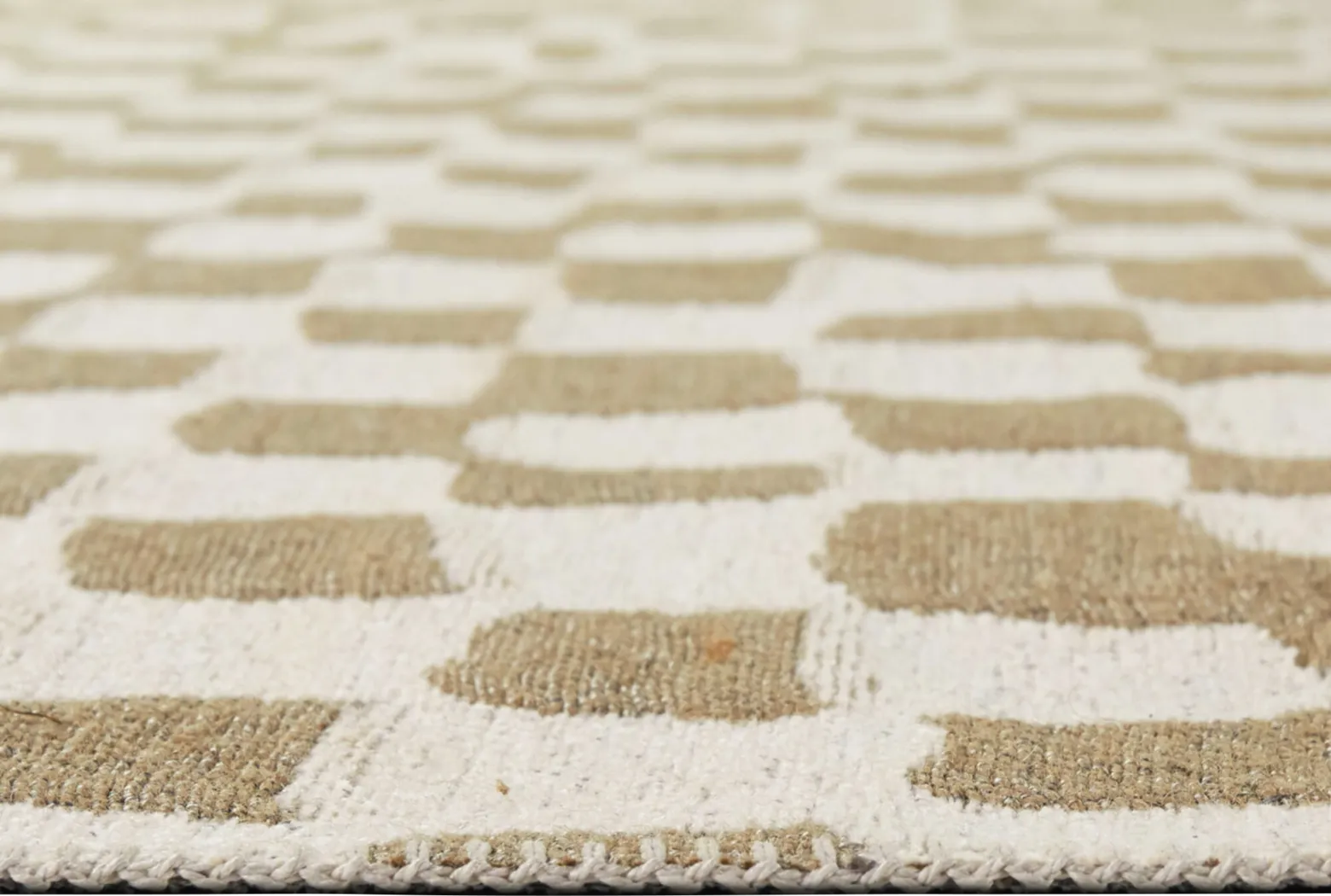 Darhos Tan 5'3 x 7' Rug - Thumbnail - Image 5