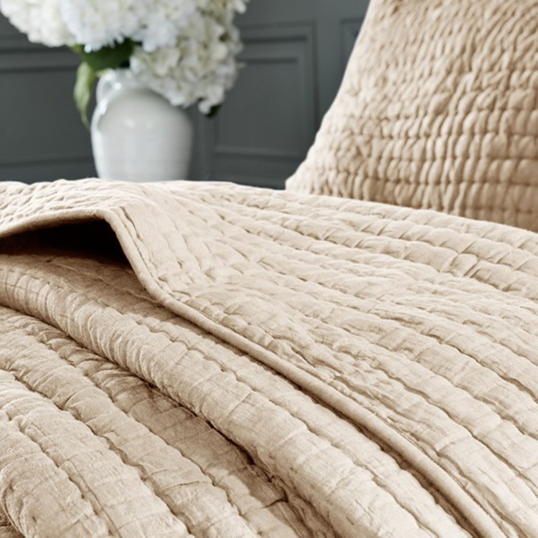 Dariox Beige 3 pc Full/ Queen Quilt Set - Thumbnail - Image 4