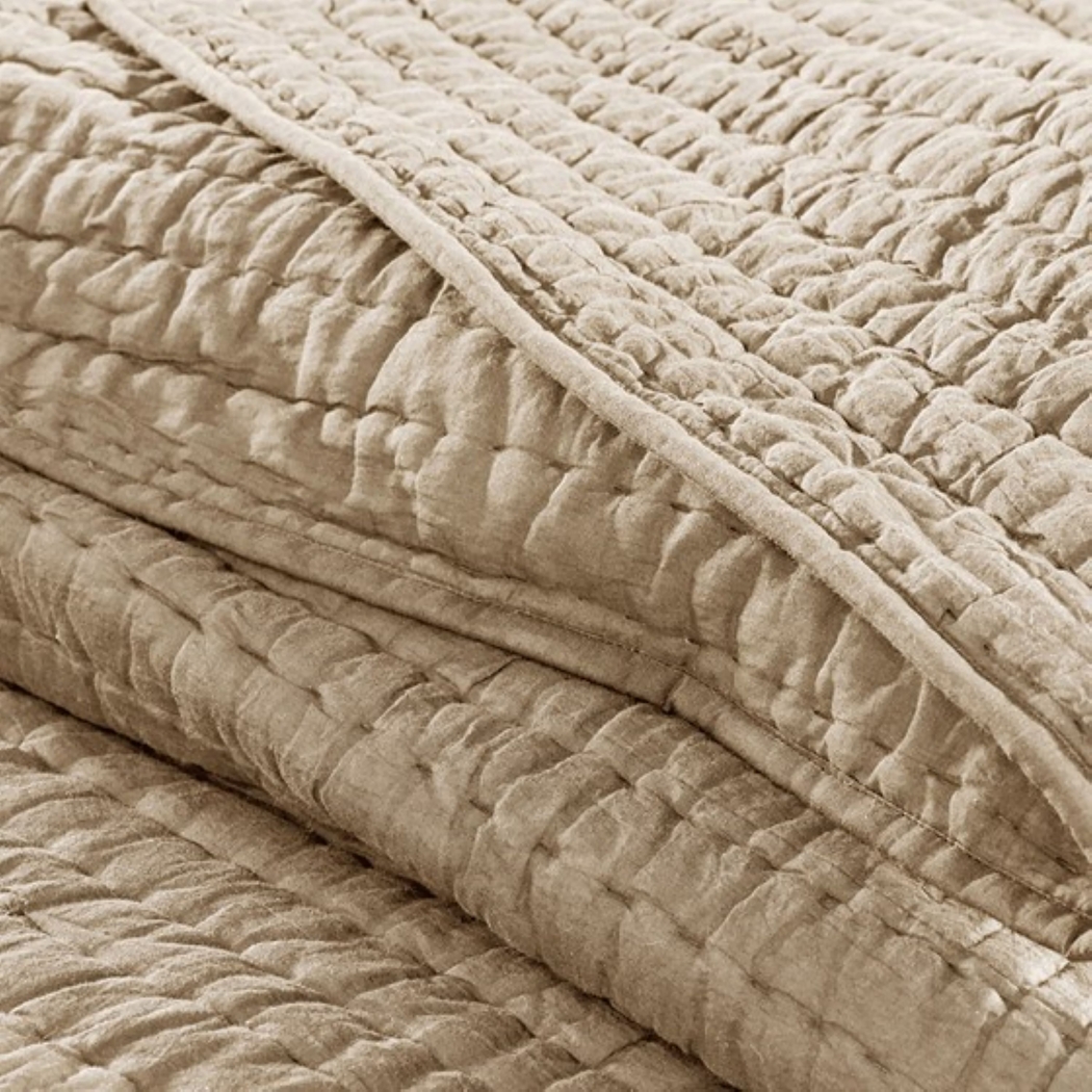 Dariox Beige 3 pc Full/ Queen Quilt Set - Thumbnail - Image 6