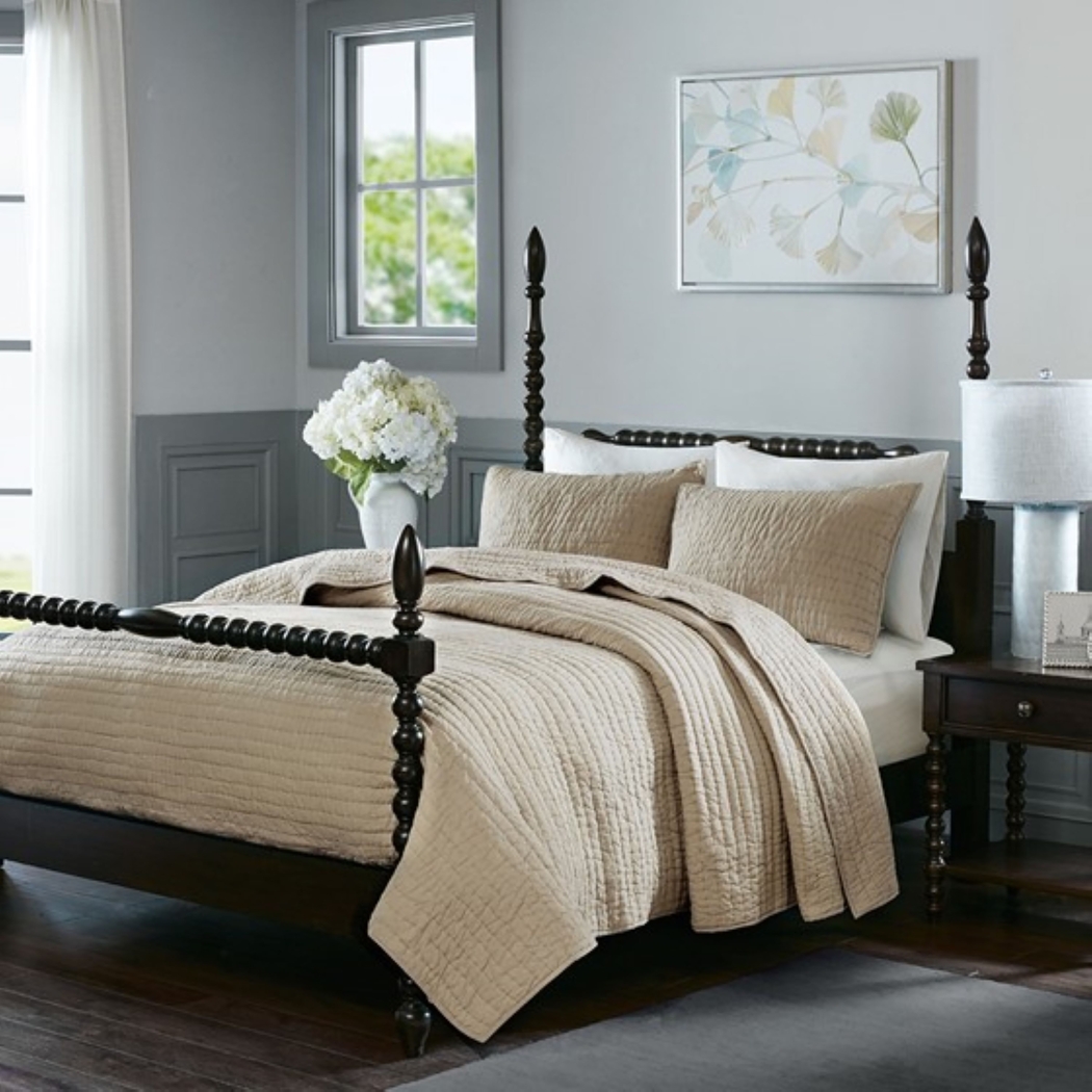 Dariox Beige 3 pc King Quilt Set - Thumbnail - Image 3